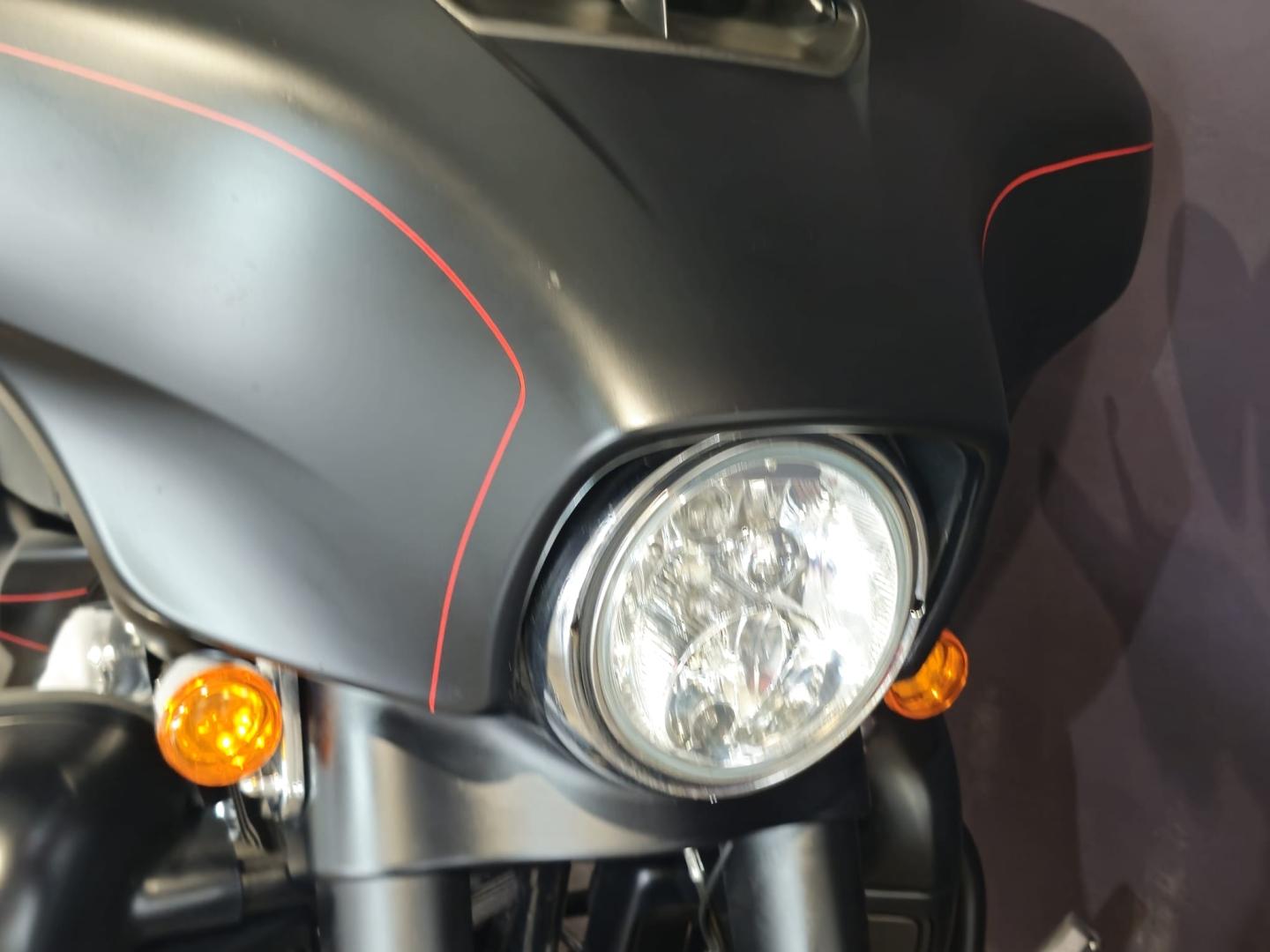 Image HARLEY-DAVIDSON Street Glide Street Glide Special 1690 Noir ABS 2015