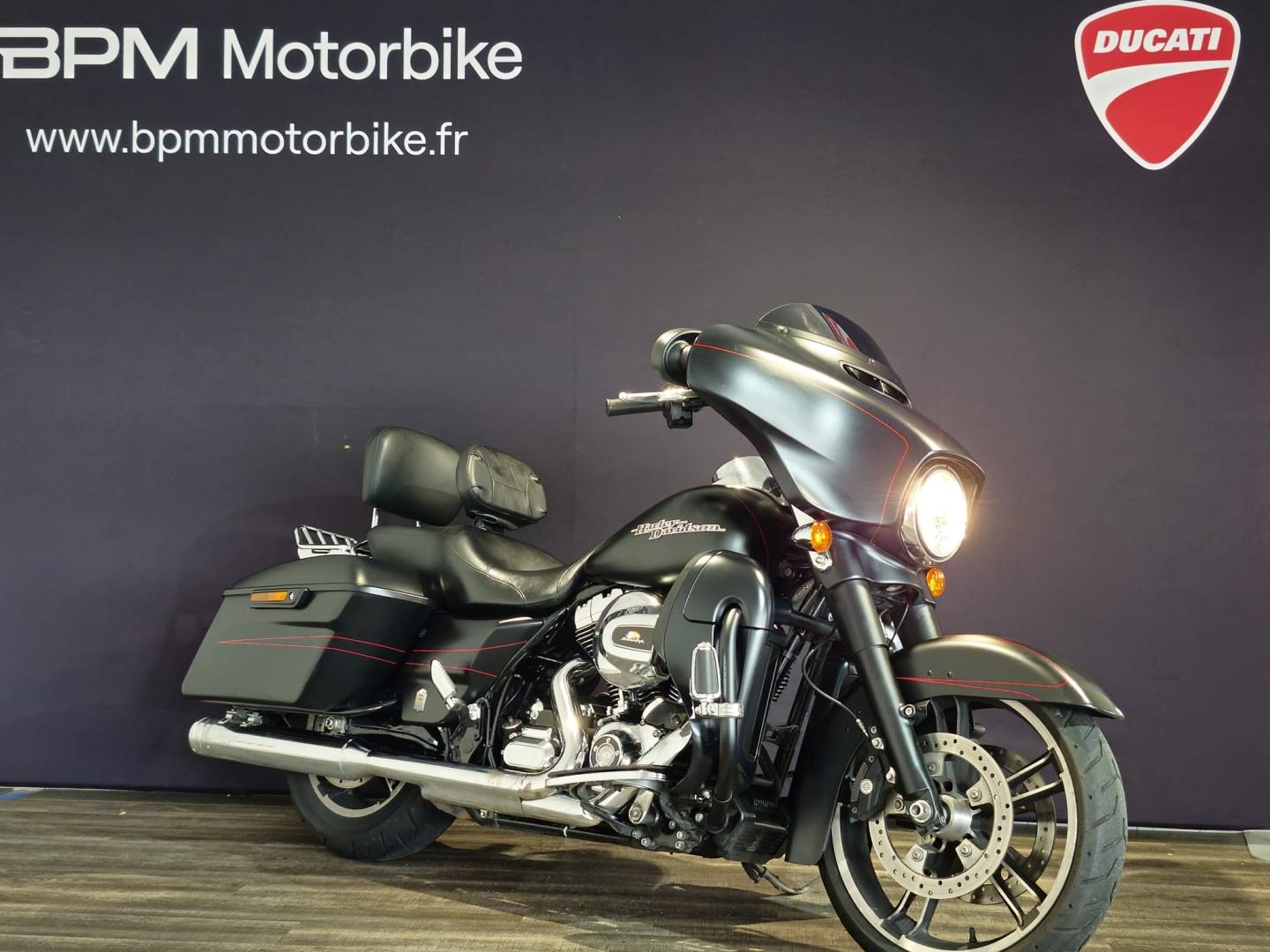 Image HARLEY-DAVIDSON Street Glide Street Glide Special 1690 Noir ABS 2015