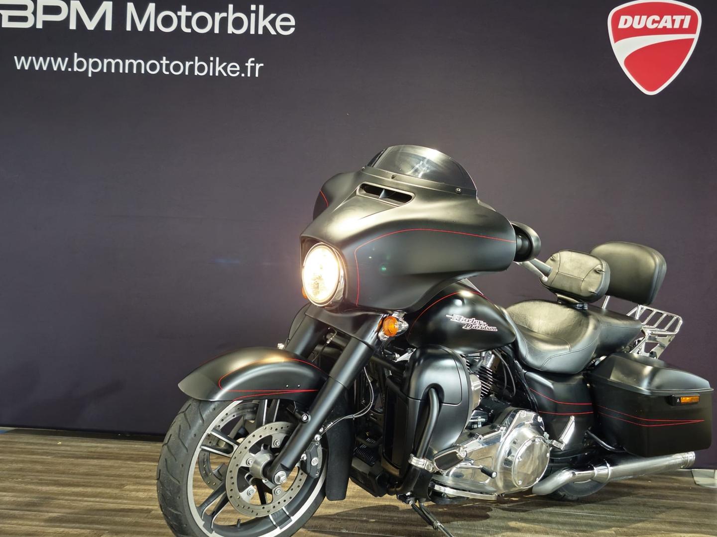 Image HARLEY-DAVIDSON Street Glide Street Glide Special 1690 Noir ABS 2015