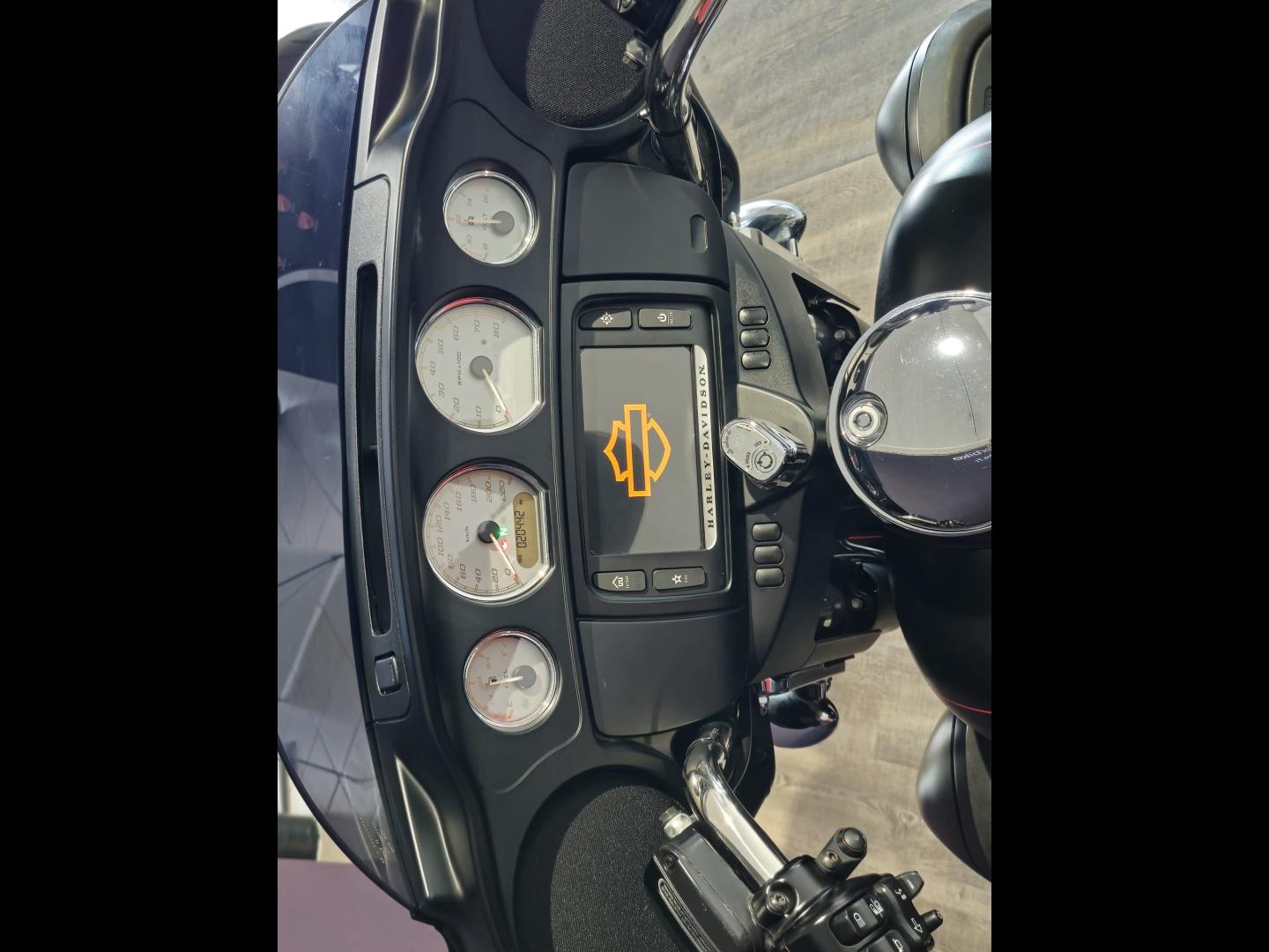 Image HARLEY-DAVIDSON Street Glide Street Glide Special 1690 Noir ABS 2015