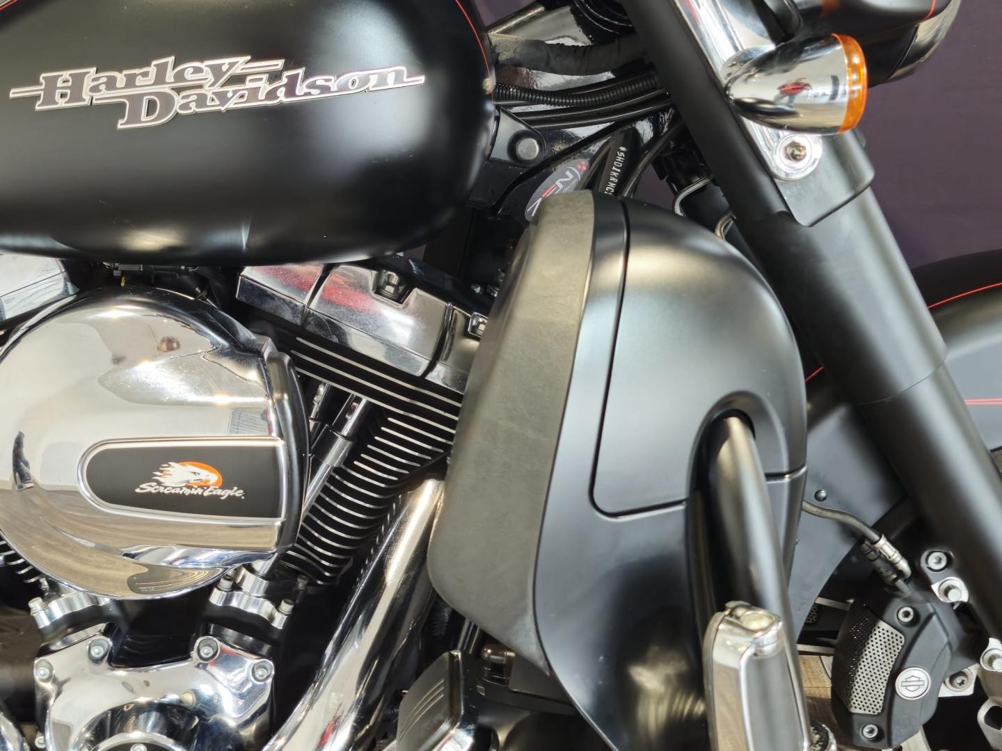 Image HARLEY-DAVIDSON Street Glide Street Glide Special 1690 Noir ABS 2015