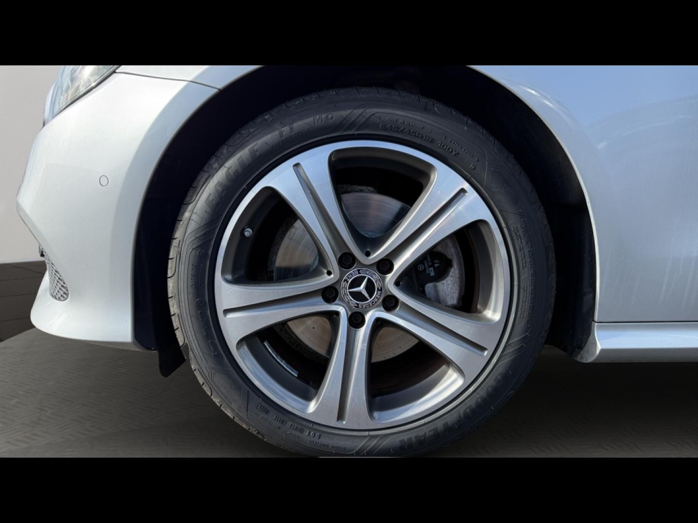 Image MERCEDES-BENZ Classe E Coupe 220 d 194ch Executive 9G-Tronic Euro6d-T