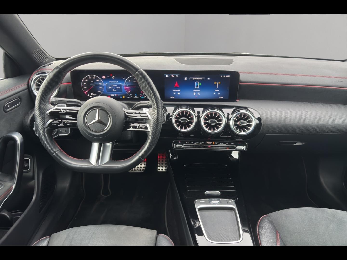 Image MERCEDES-BENZ CLA 200 d 150ch AMG Line 8G-DCT 8cv
