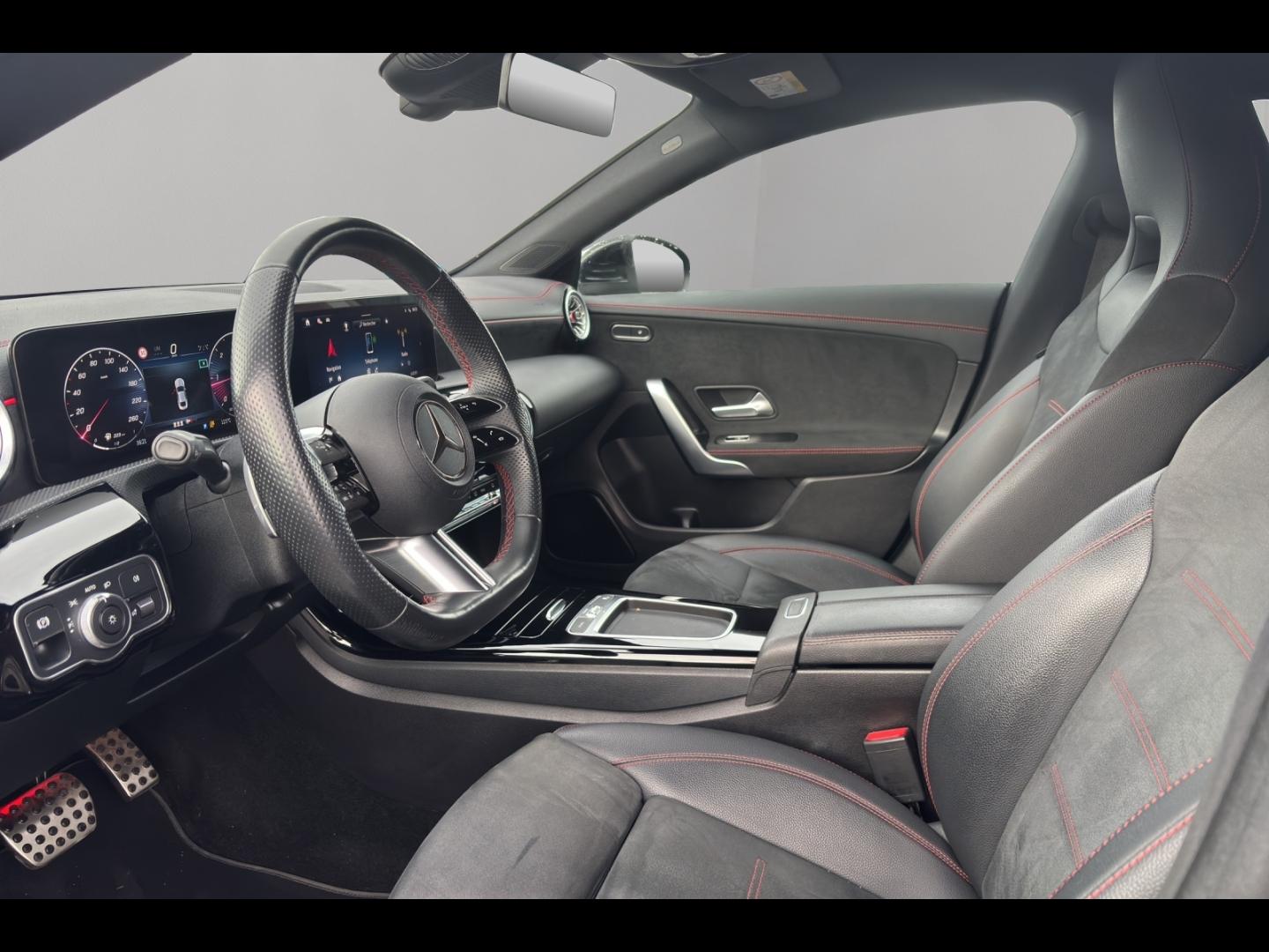 Image MERCEDES-BENZ CLA 200 d 150ch AMG Line 8G-DCT 8cv