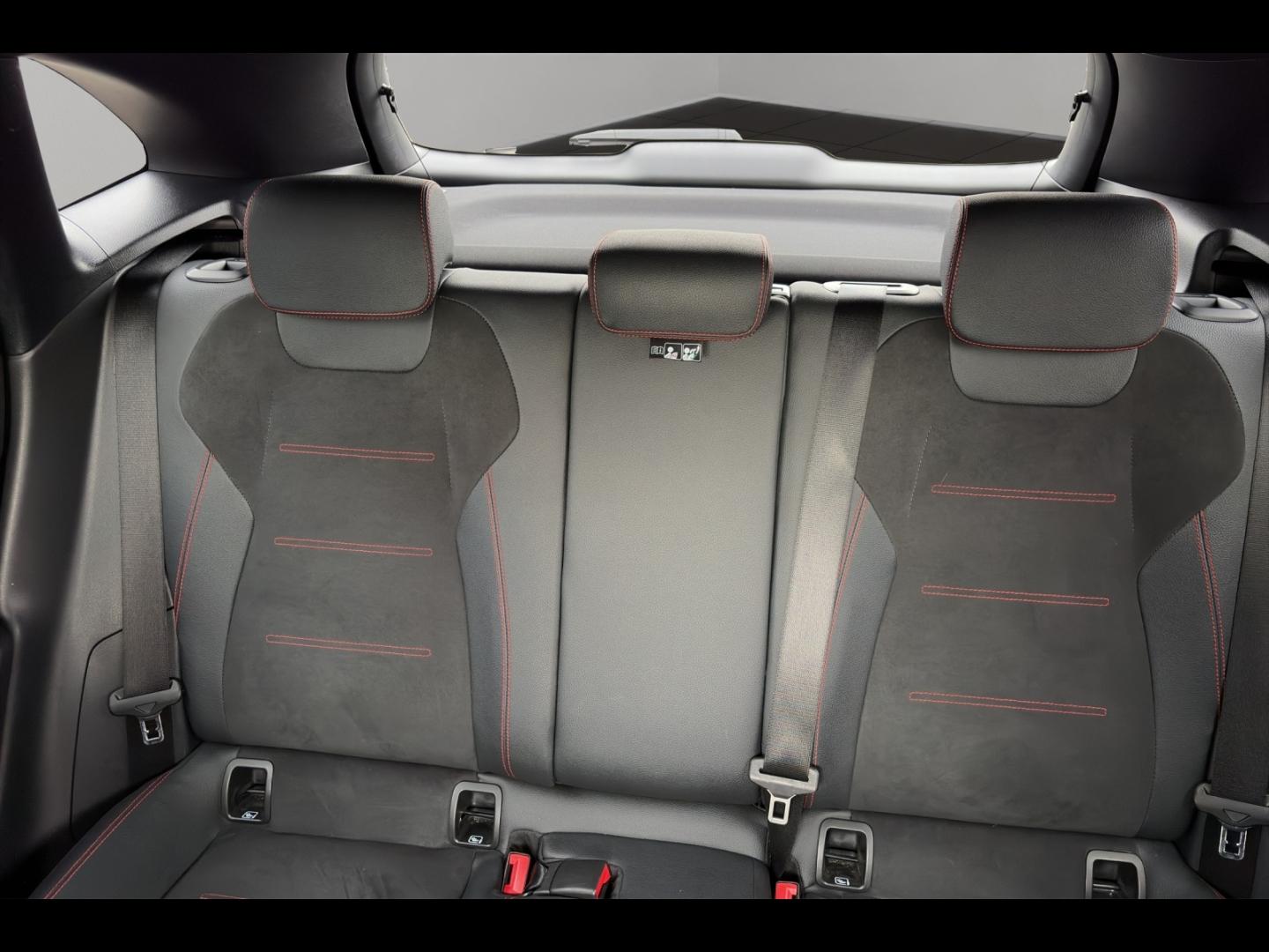 Image MERCEDES-BENZ GLA 250 e hybride rechargeable 218ch AMG Line 8G-DCT