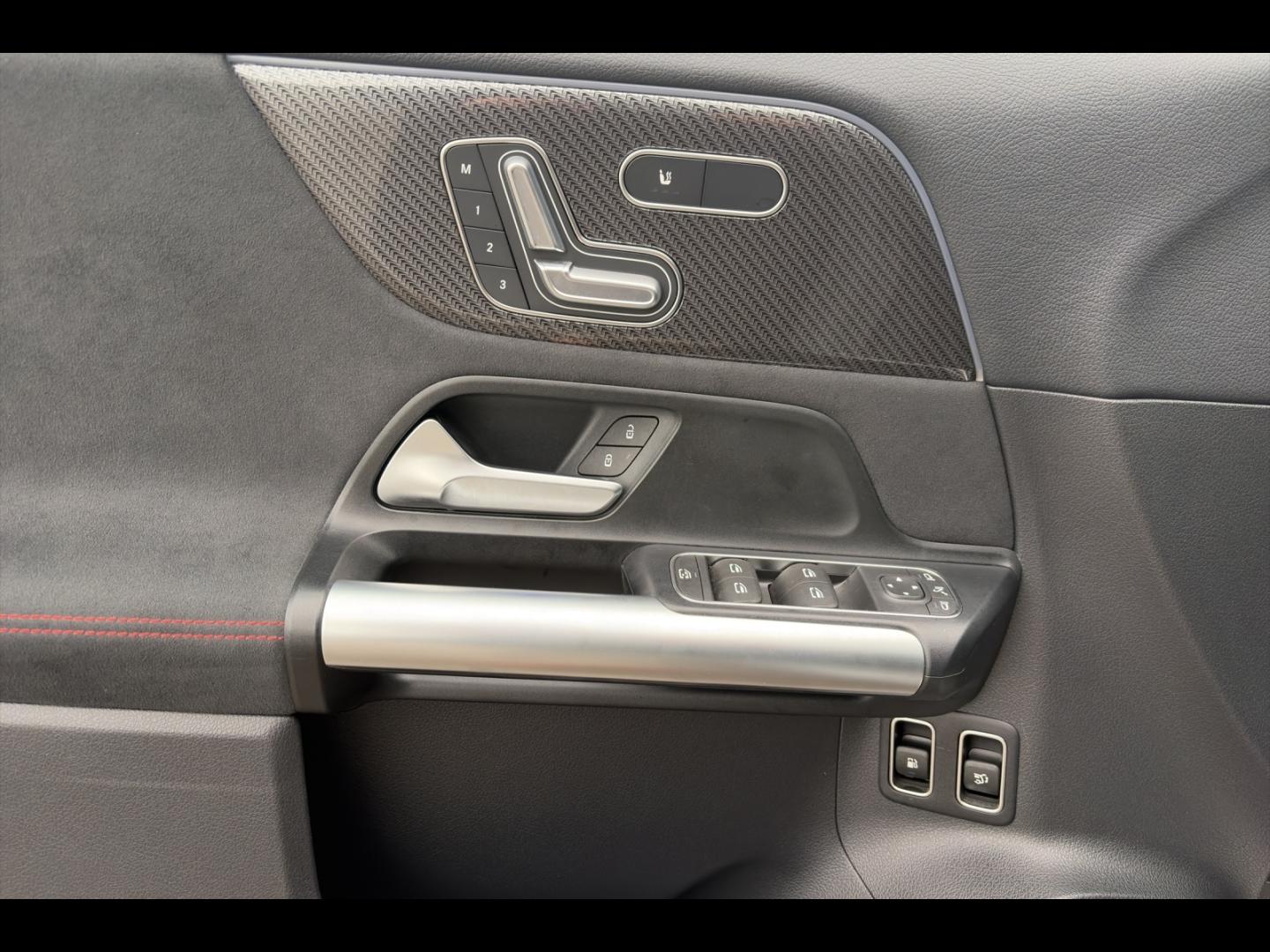 Image MERCEDES-BENZ GLA 250 e hybride rechargeable 218ch AMG Line 8G-DCT
