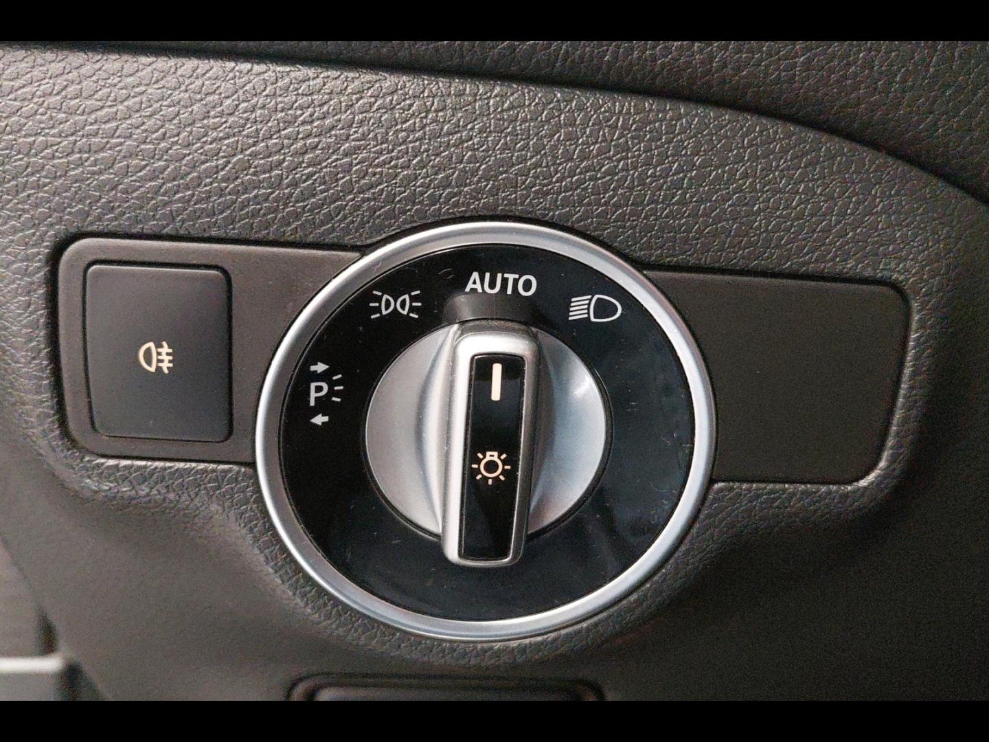 Image MERCEDES-BENZ GLA 250 Fascination 7G-DCT