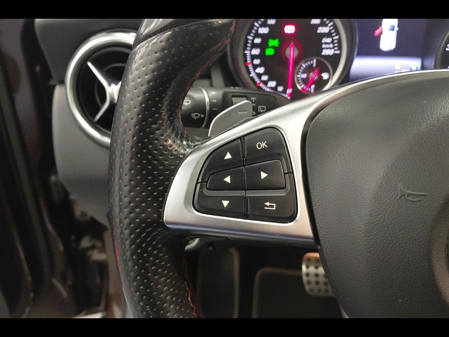 Image MERCEDES-BENZ GLA 250 Fascination 7G-DCT