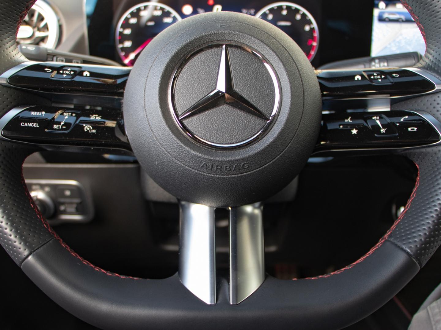 Image MERCEDES-BENZ GLA 200 163ch AMG Line 7G-DCT