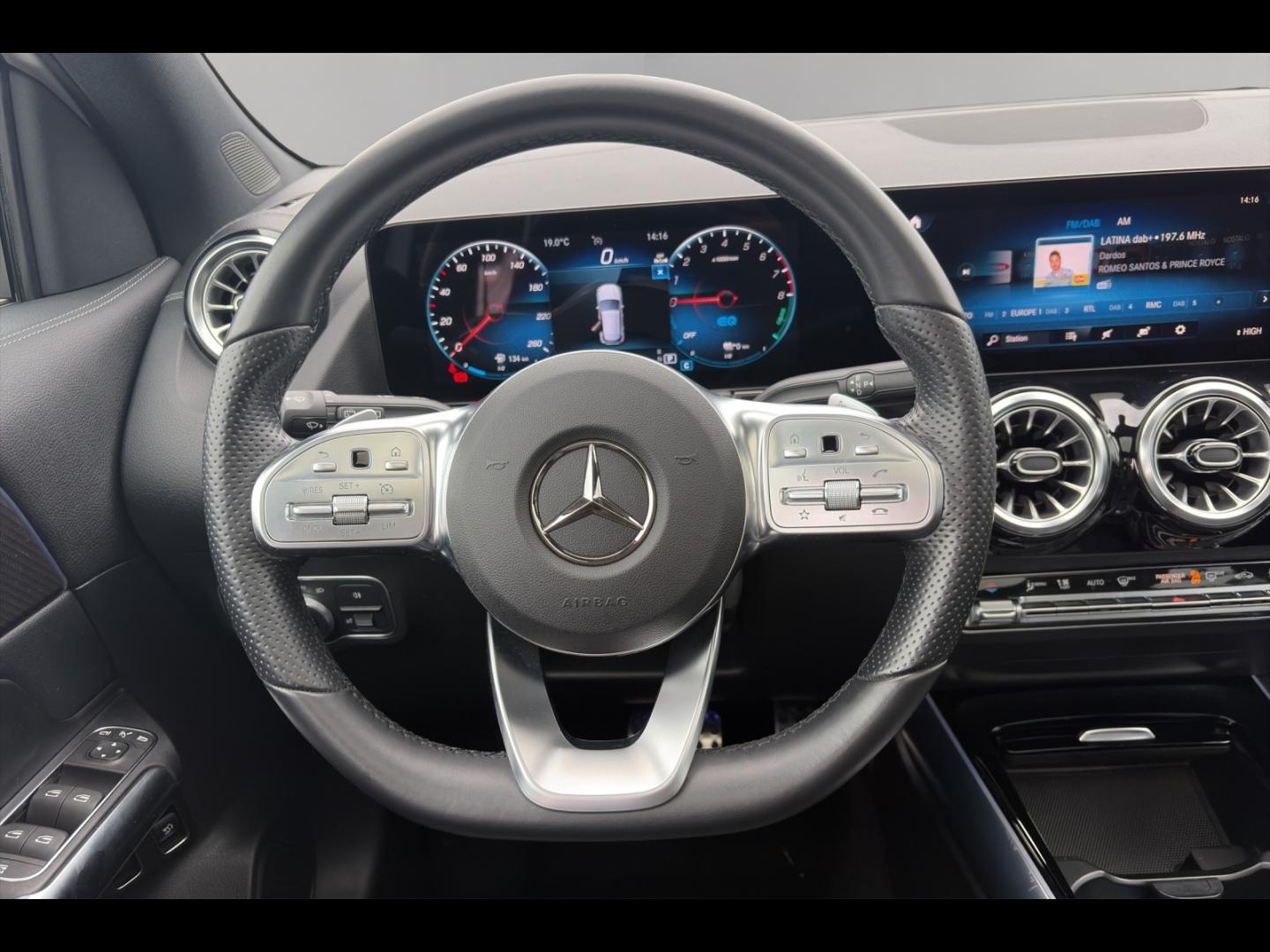 Image MERCEDES-BENZ GLA 250 e 160+102ch AMG Line 8G-DCT
