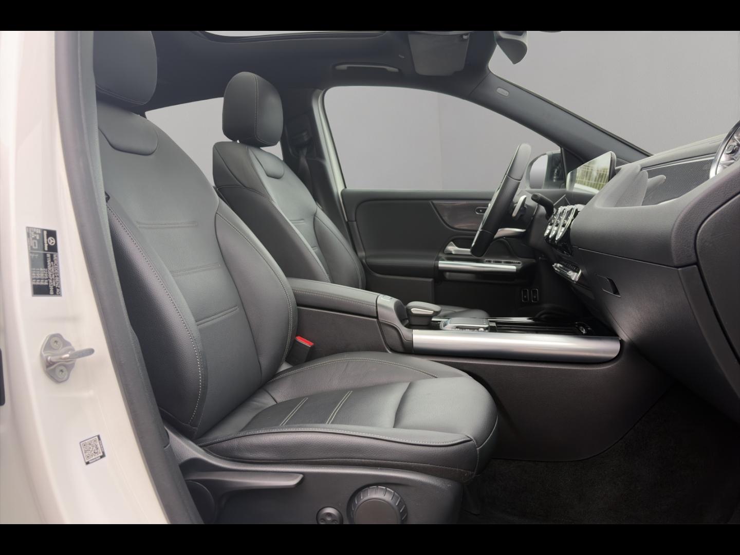 Image MERCEDES-BENZ GLA 250 e 160+102ch AMG Line 8G-DCT