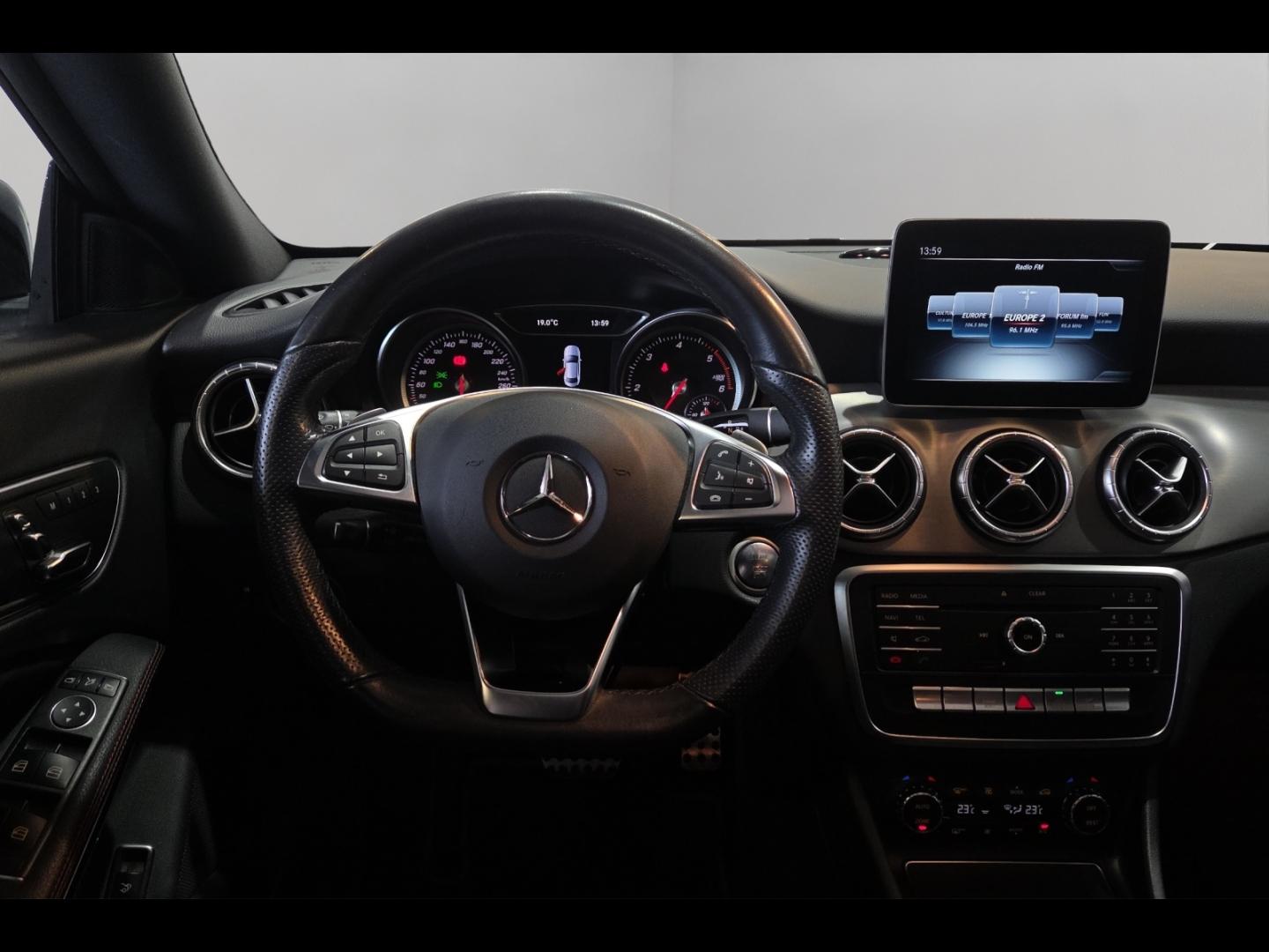 Image MERCEDES-BENZ CLA 200 d Fascination 7G-DCT