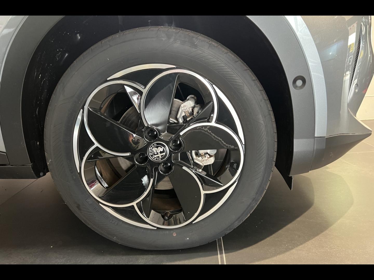 Image ALFA ROMEO Junior 1.2 Ibrida 145ch Speciale e-DCT6