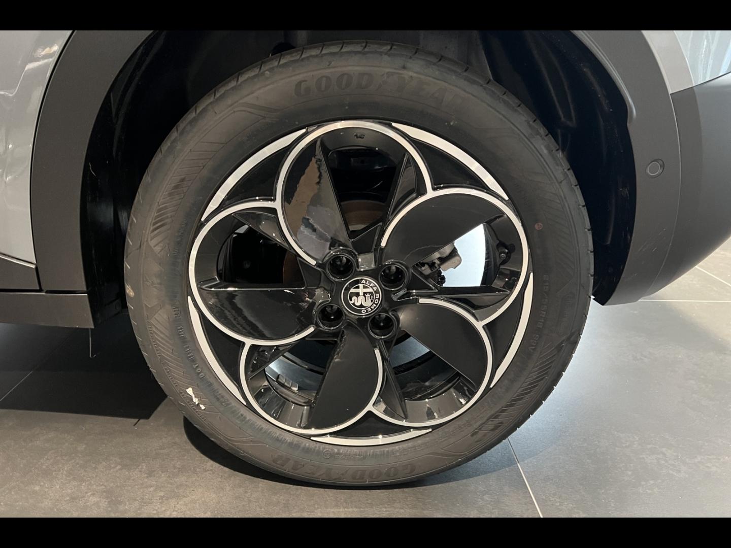 Image ALFA ROMEO Junior 1.2 Ibrida 145ch Speciale e-DCT6