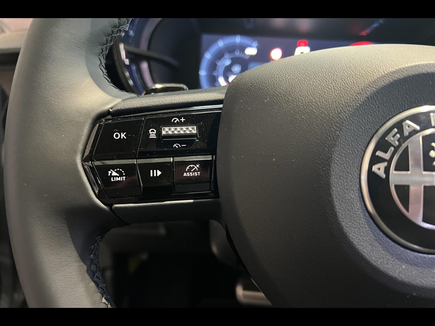 Image ALFA ROMEO Junior 1.2 Ibrida 145ch Speciale e-DCT6