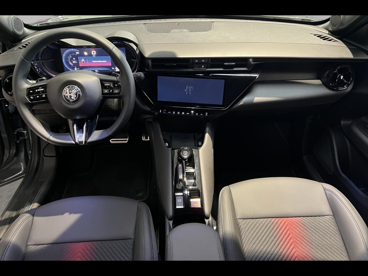 Image ALFA ROMEO Junior 1.2 Ibrida 145ch Speciale e-DCT6