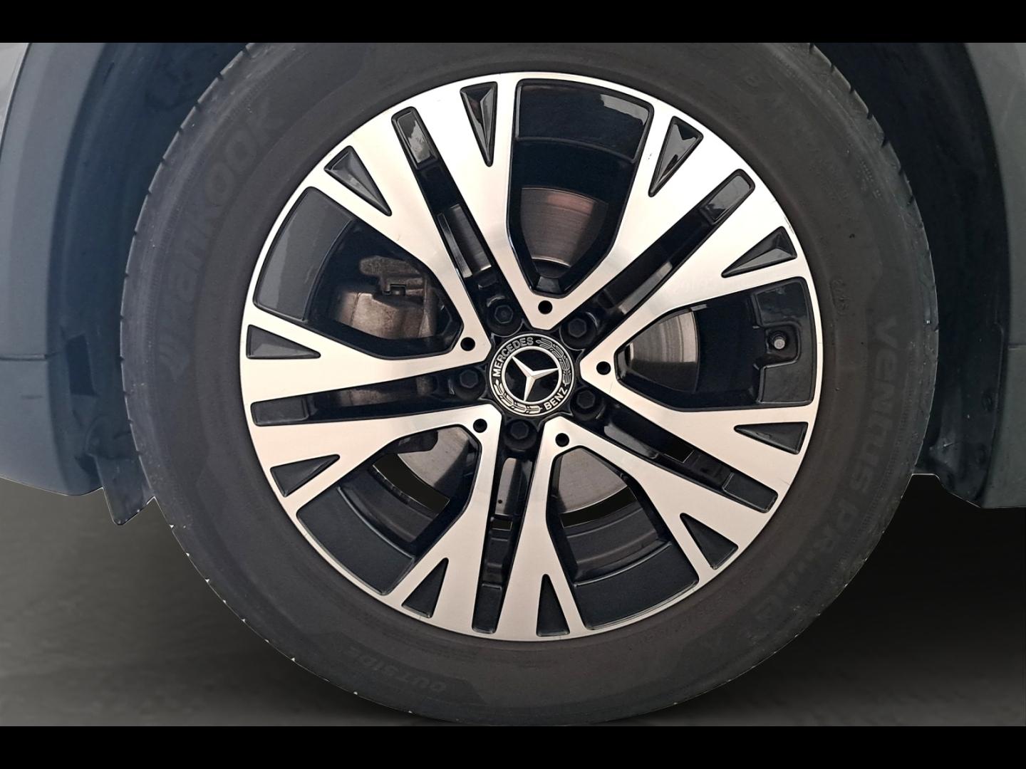 Image MERCEDES-BENZ GLA 200 d 150ch Progressive Line 8G-DCT