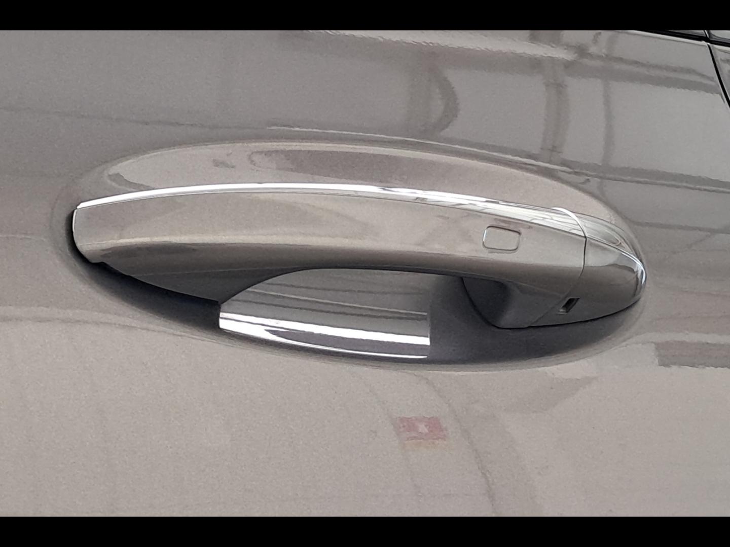 Image MERCEDES-BENZ GLA 200 d 150ch Progressive Line 8G-DCT
