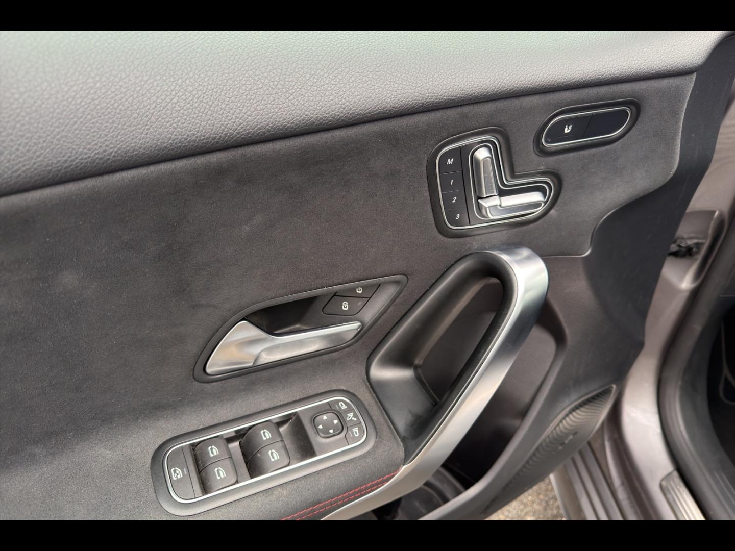 Image MERCEDES-BENZ Classe A 200 d 150ch AMG Line 8G-DCT