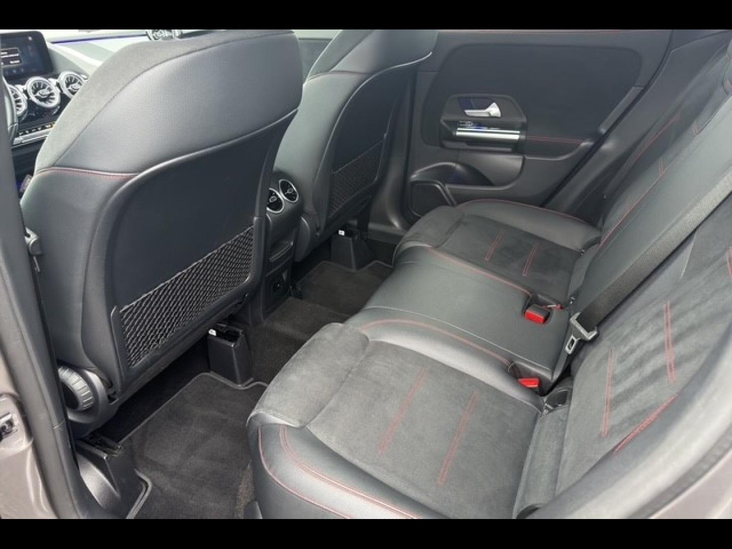 Image MERCEDES-BENZ GLA 200 d 150ch AMG Line 8G-DCT