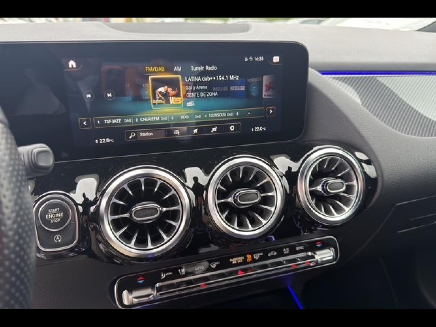 Image MERCEDES-BENZ GLA 200 d 150ch AMG Line 8G-DCT