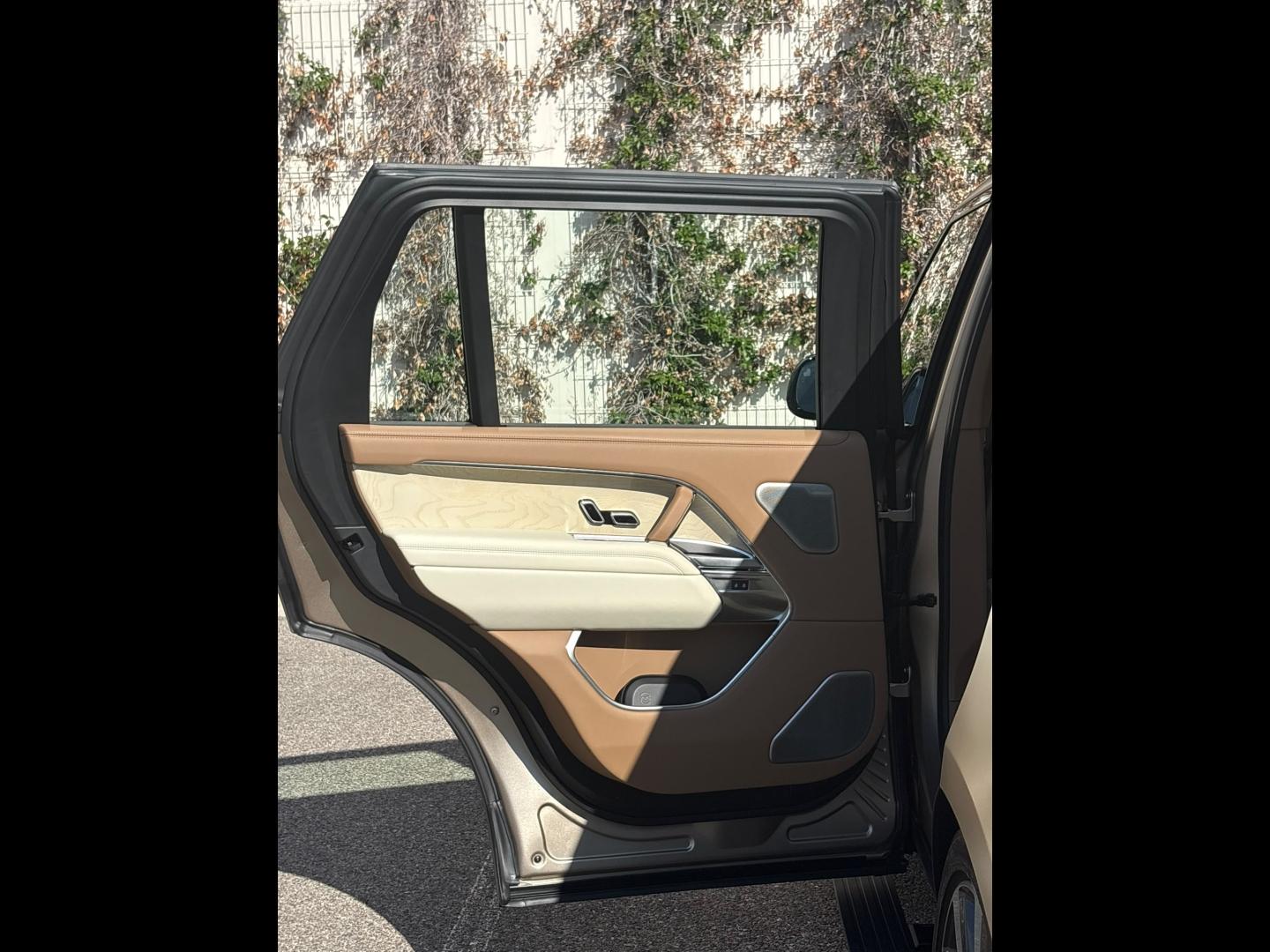 Image LAND-ROVER Range Rover 4.4 P615 615ch SV LWB