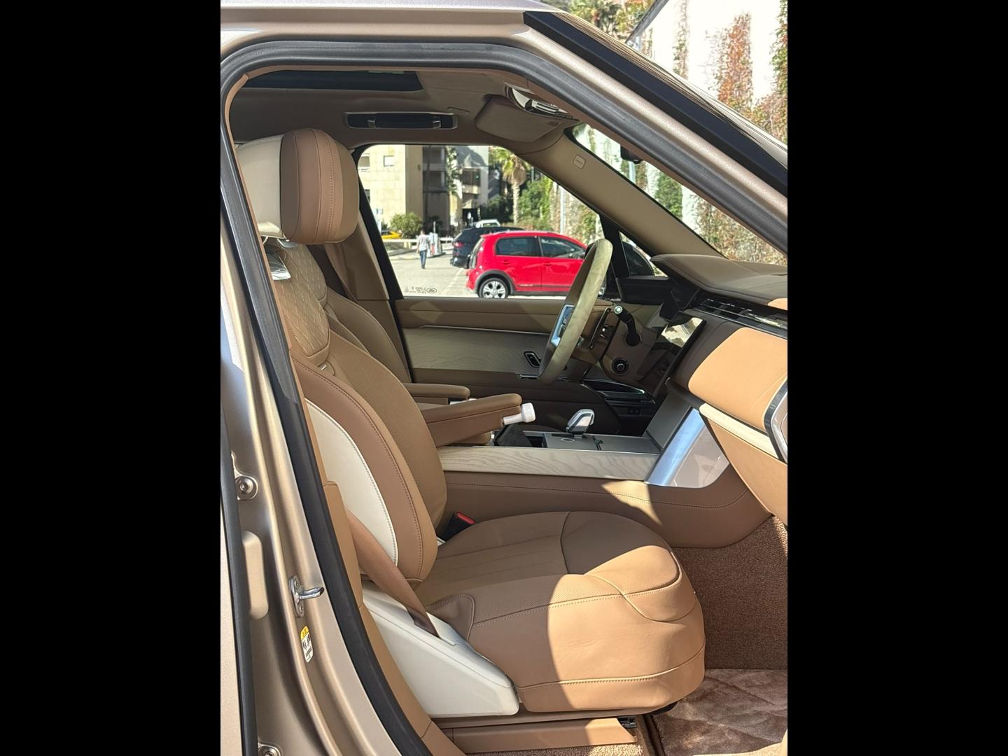 Image LAND-ROVER Range Rover 4.4 P615 615ch SV LWB
