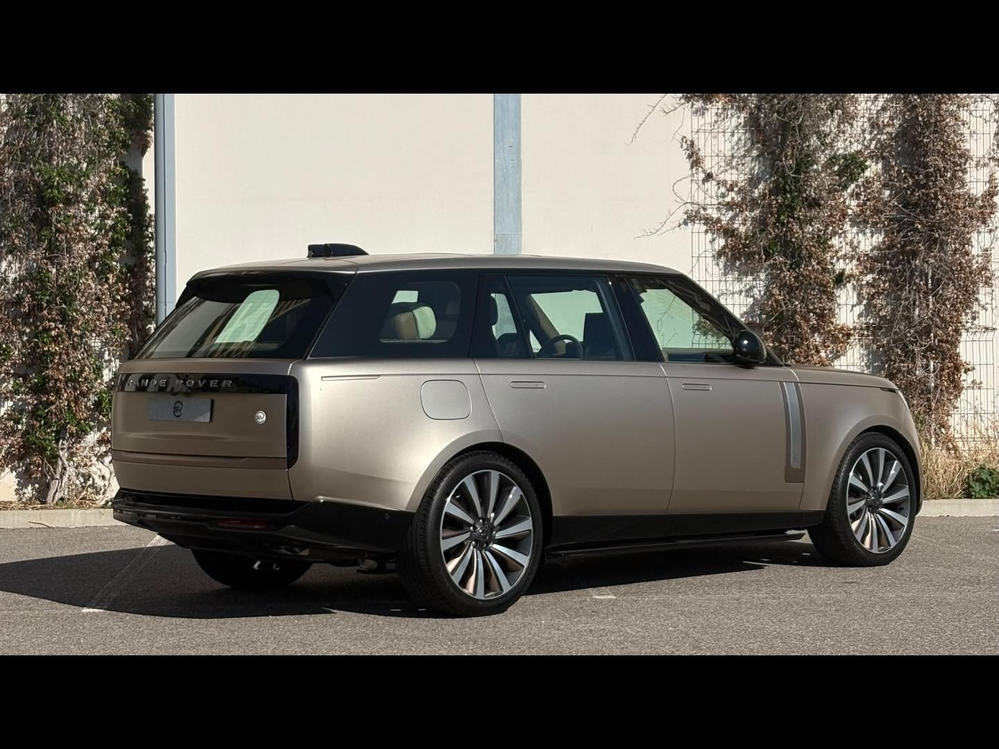 Image LAND-ROVER Range Rover 4.4 P615 615ch SV LWB