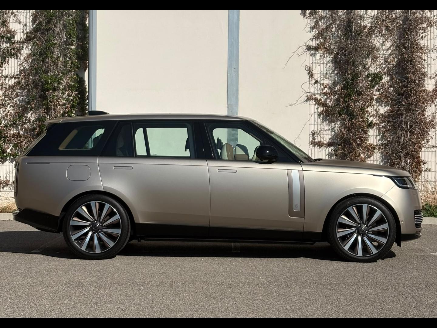 Image LAND-ROVER Range Rover 4.4 P615 615ch SV LWB