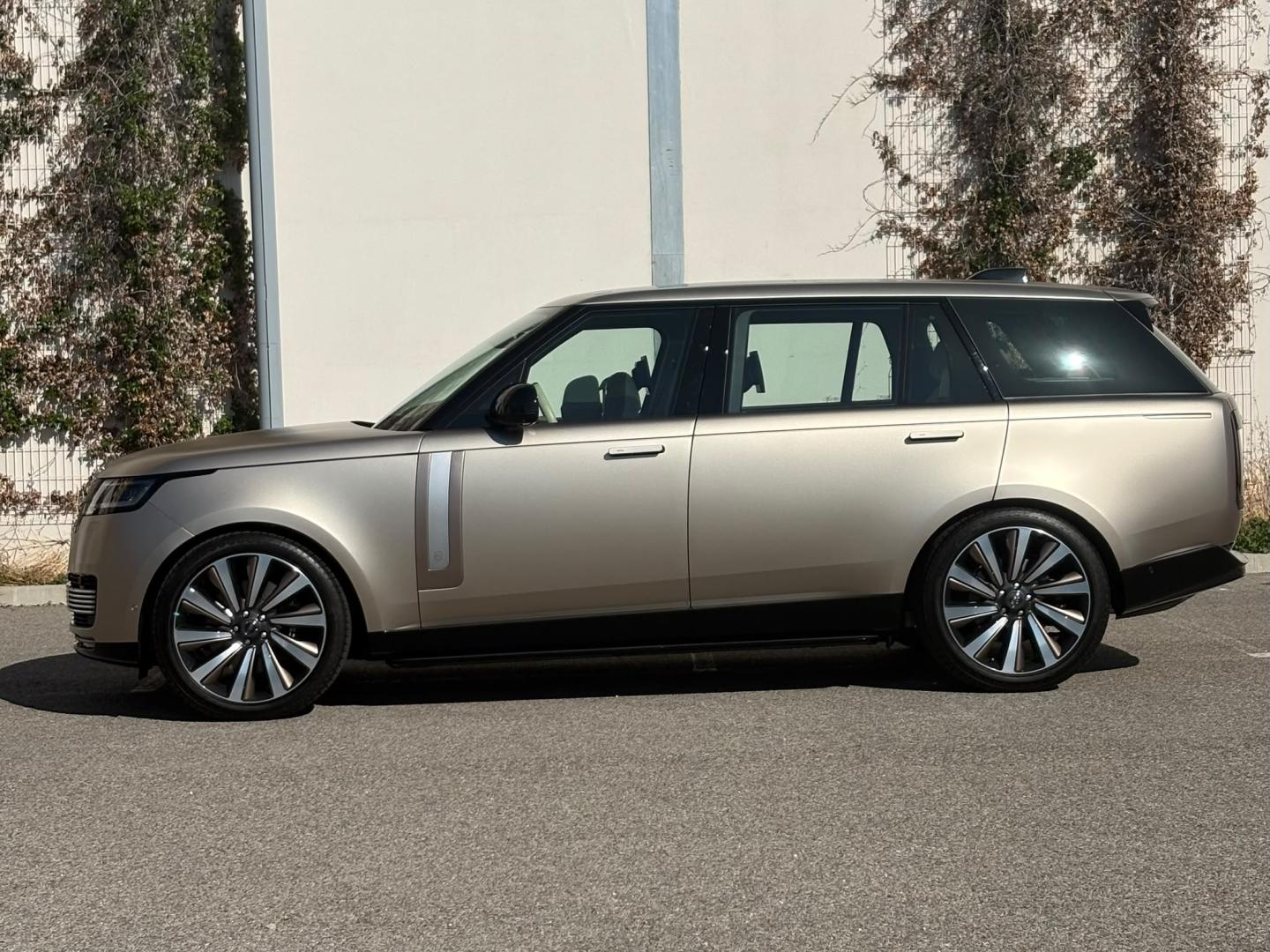 Image LAND-ROVER Range Rover 4.4 P615 615ch SV LWB