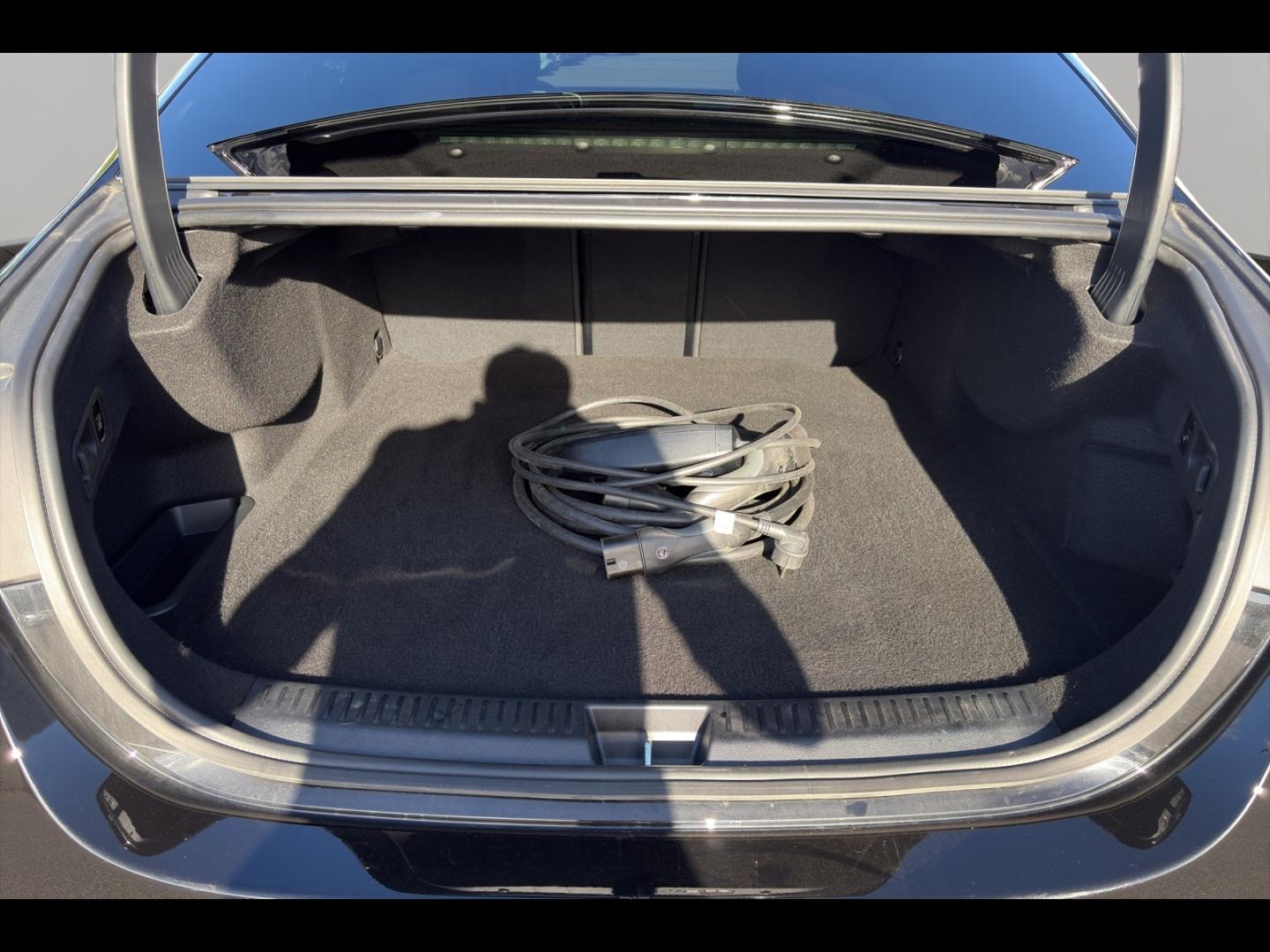 Image MERCEDES-BENZ Classe E 300 d e Hybrid EQ 197+129ch AMG Line 9G-Tronic
