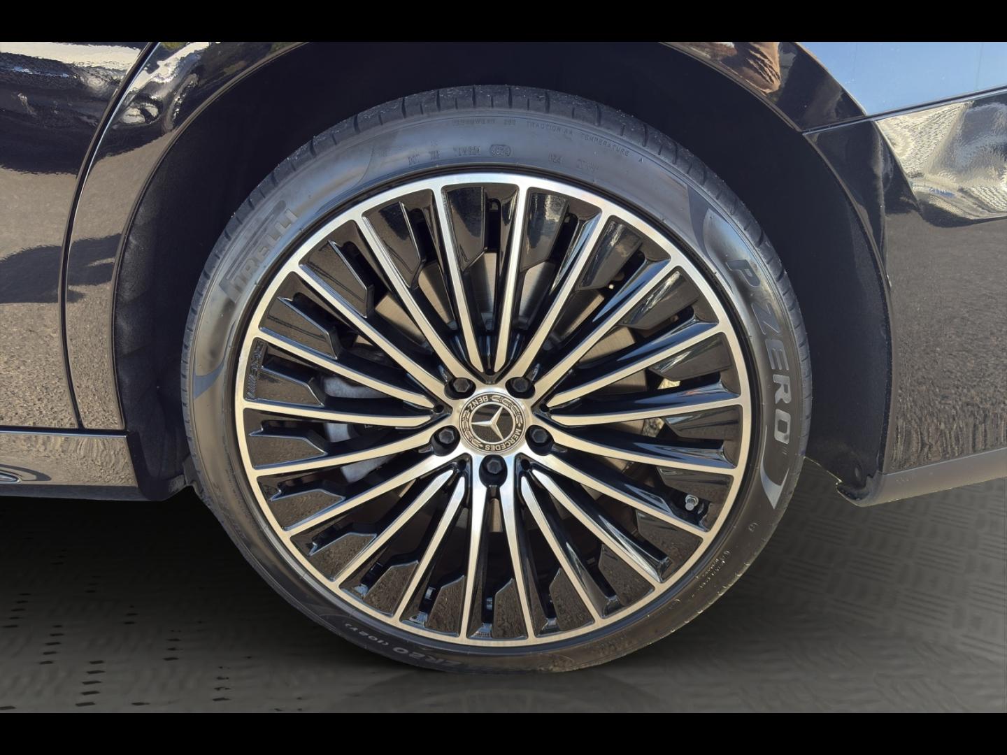 Image MERCEDES-BENZ Classe E 300 d e Hybrid EQ 197+129ch AMG Line 9G-Tronic