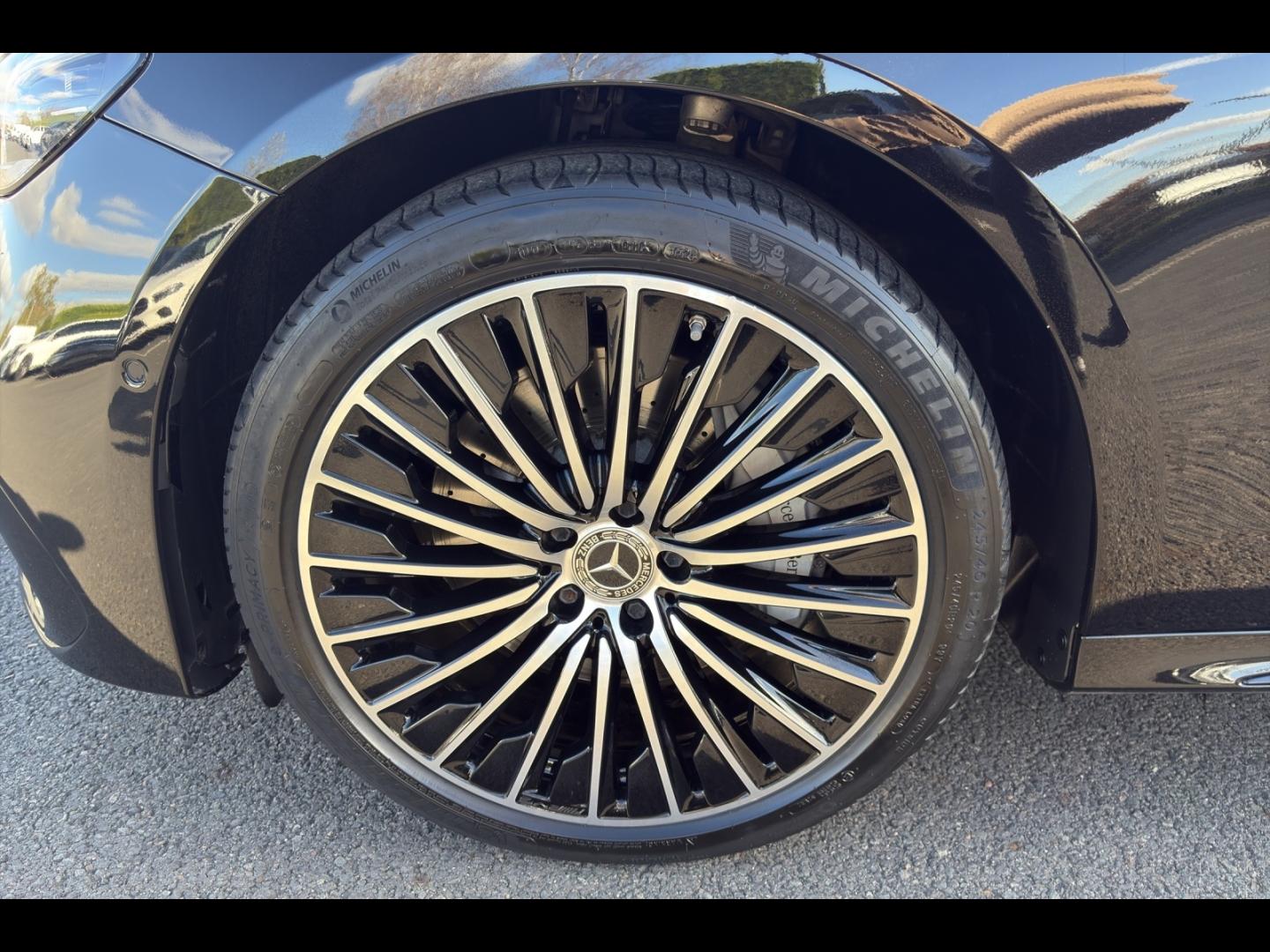 Image MERCEDES-BENZ Classe E 300 d e Hybrid EQ 197+129ch AMG Line 9G-Tronic