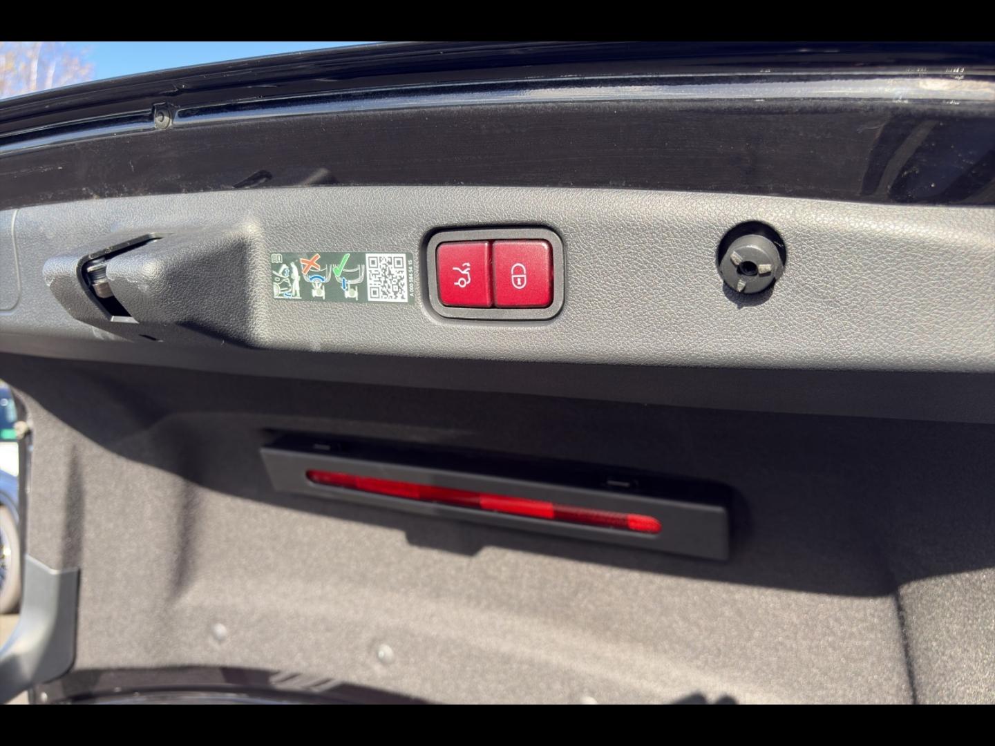 Image MERCEDES-BENZ Classe E 300 d e Hybrid EQ 197+129ch AMG Line 9G-Tronic