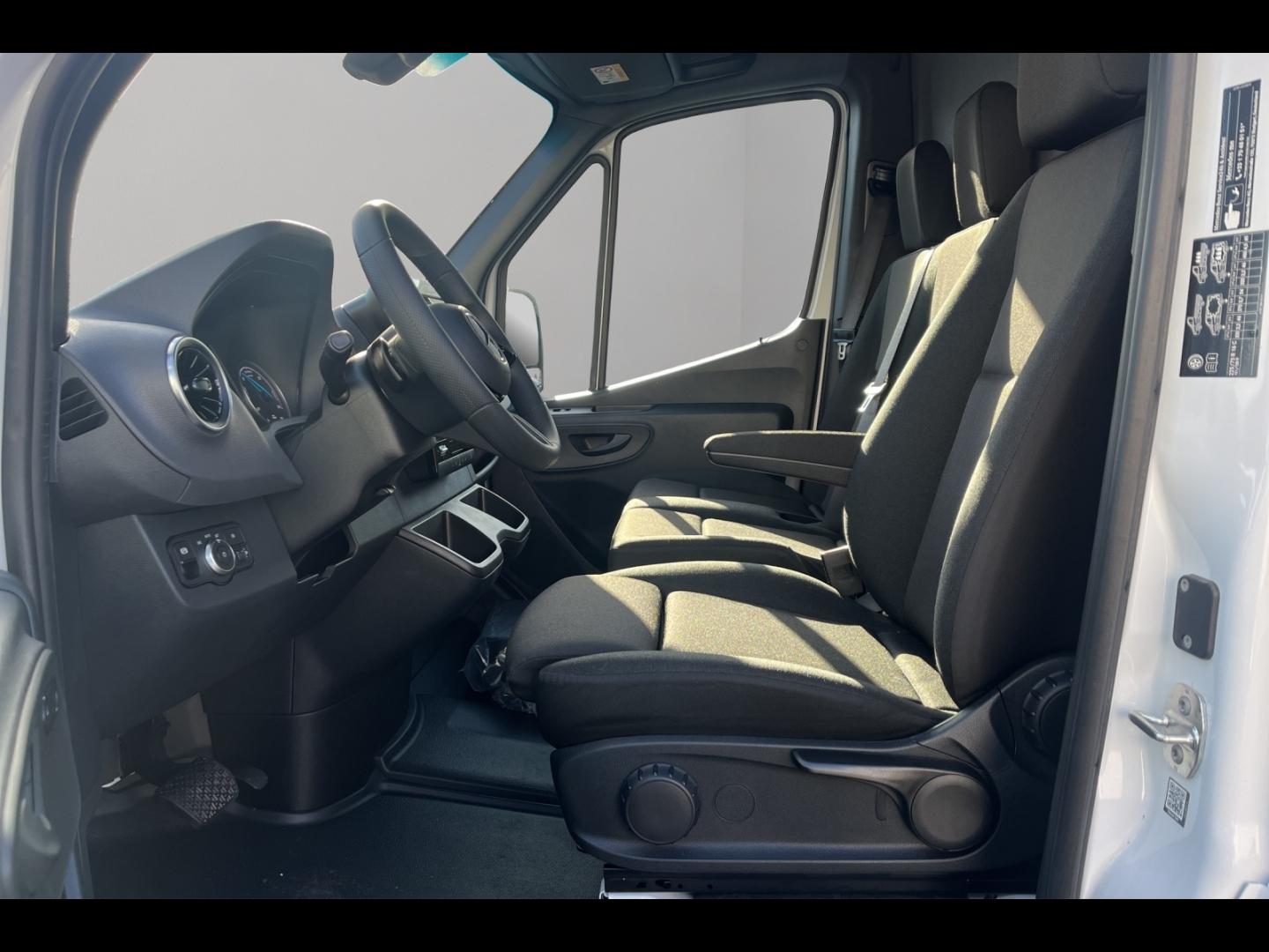 Image MERCEDES-BENZ Sprinter Fg 314 eSprinter 37 3T5 Pro