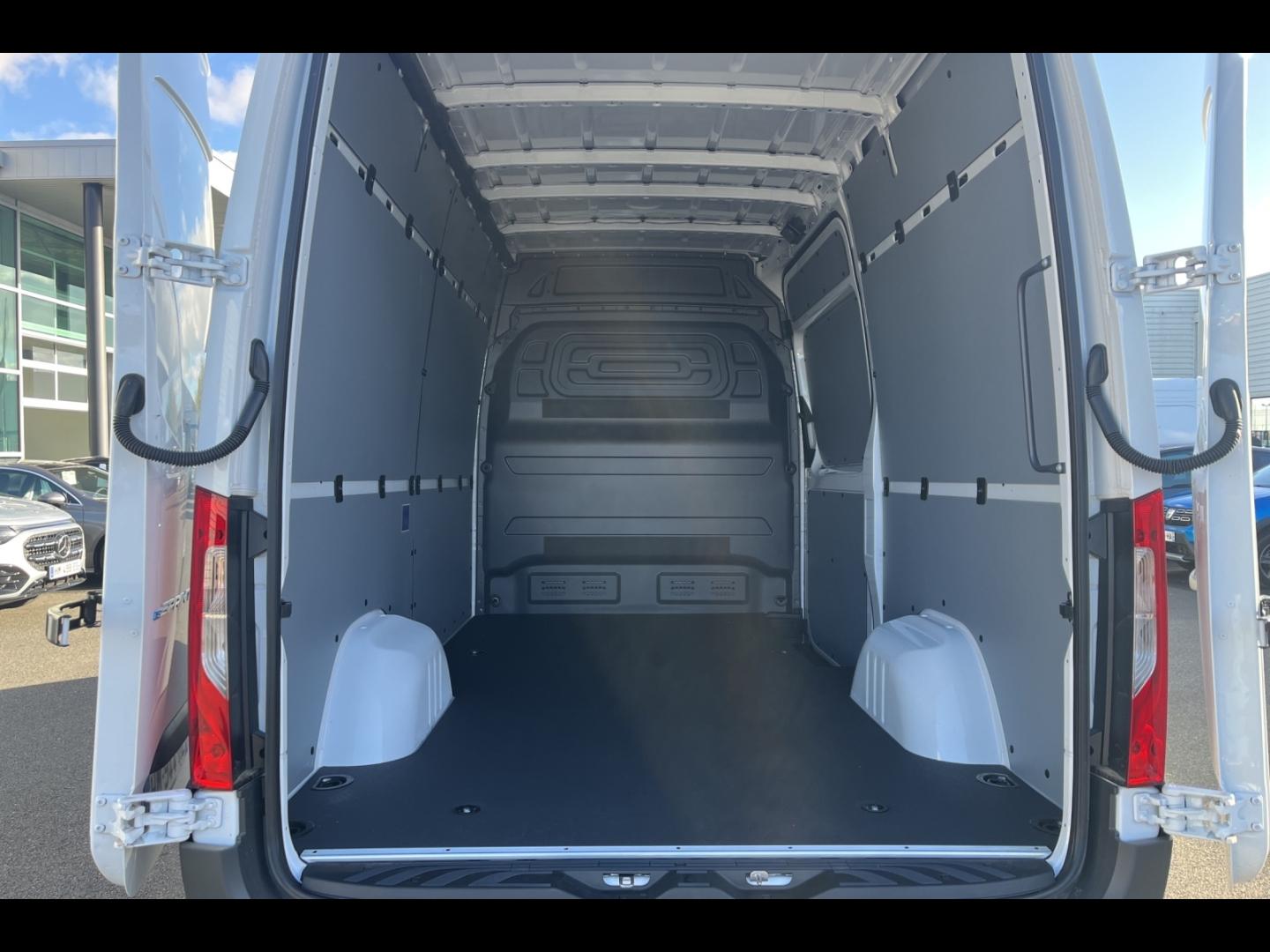 Image MERCEDES-BENZ Sprinter Fg 314 eSprinter 37 3T5 Pro