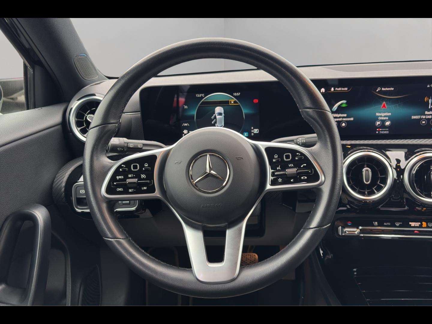 Image MERCEDES-BENZ Classe A 180d 116ch Style Line 8G-DCT
