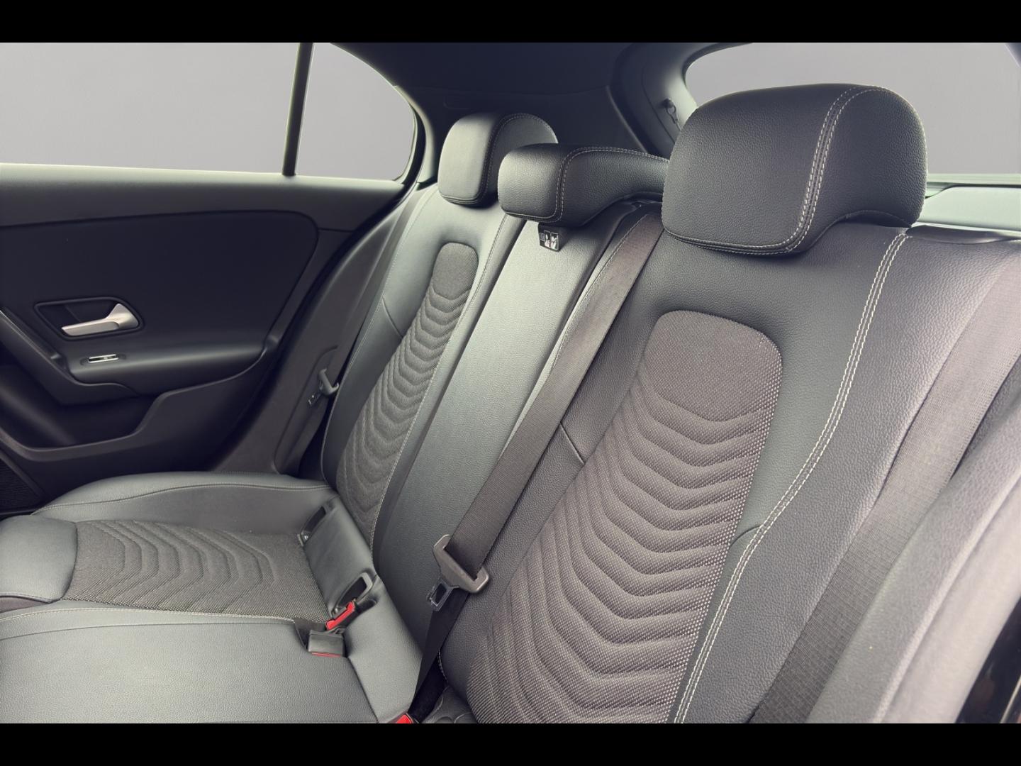Image MERCEDES-BENZ Classe A 180d 116ch Style Line 8G-DCT