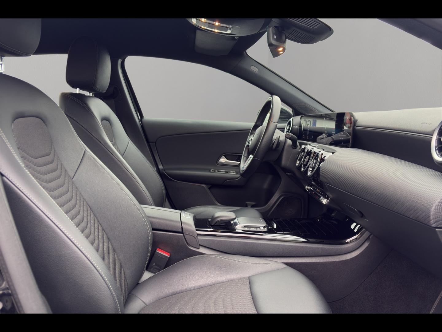 Image MERCEDES-BENZ Classe A 180d 116ch Style Line 8G-DCT