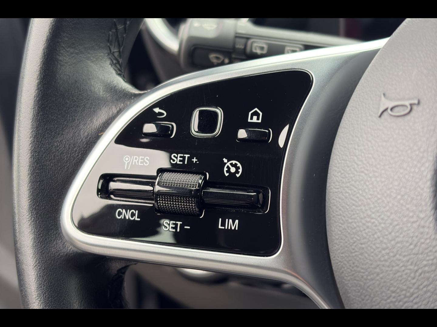 Image MERCEDES-BENZ Classe A 180d 116ch Style Line 8G-DCT
