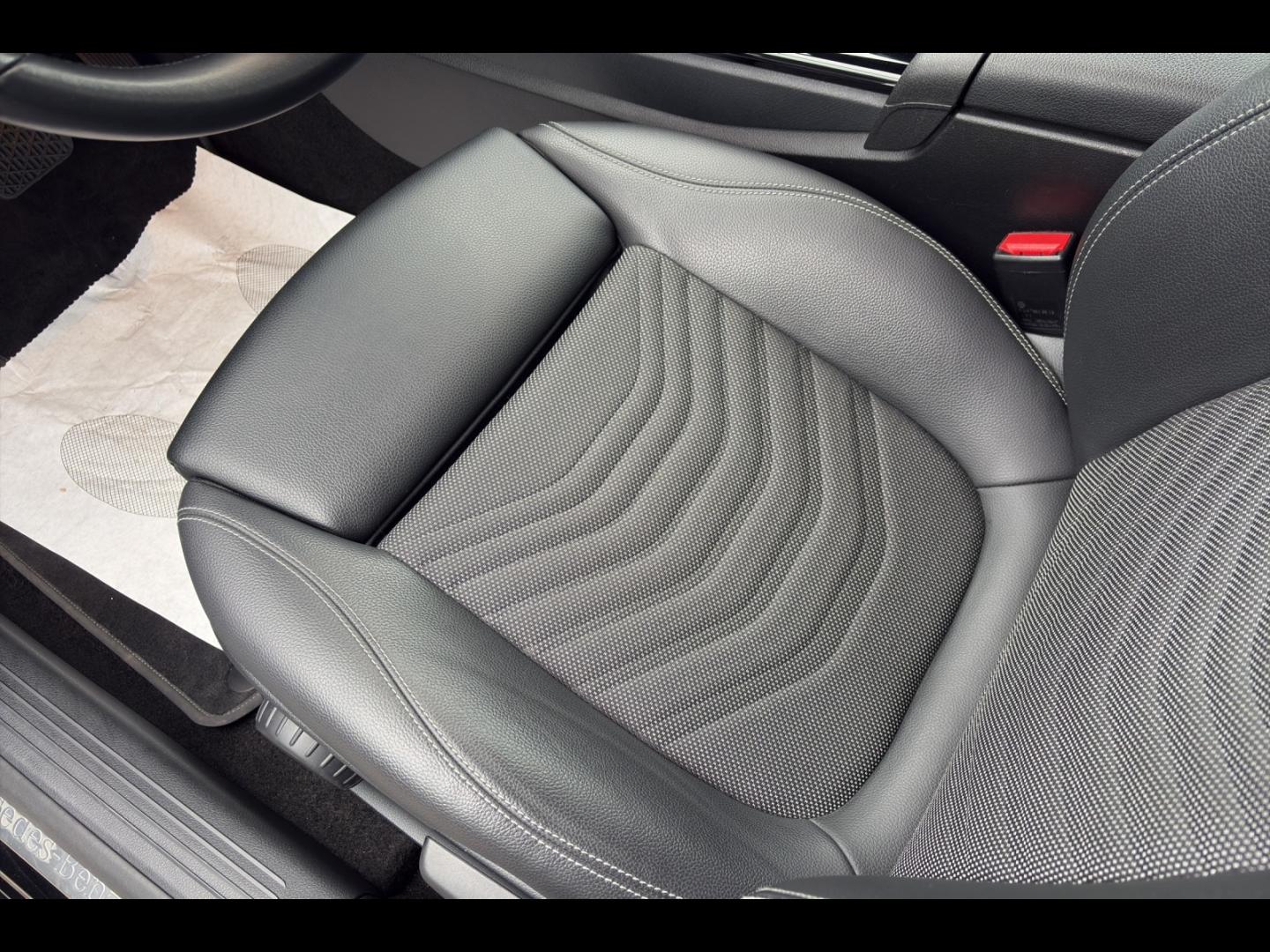 Image MERCEDES-BENZ Classe A 180d 116ch Style Line 8G-DCT