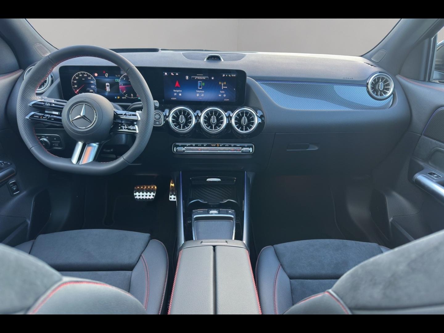 Image MERCEDES-BENZ GLA 200 d 150ch AMG Line 8G-DCT