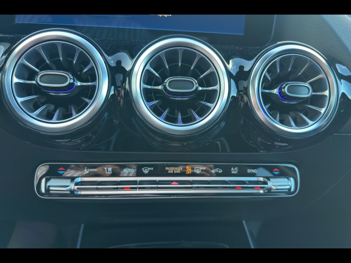 Image MERCEDES-BENZ GLA 200 d 150ch AMG Line 8G-DCT