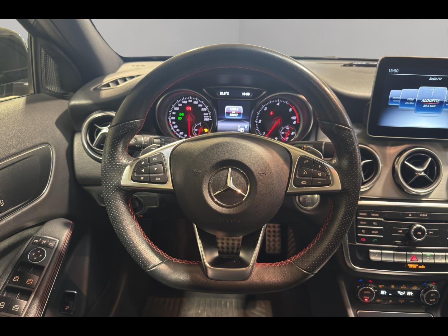 Image MERCEDES-BENZ GLA 220 d 170ch Fascination 7G-DCT Euro6c