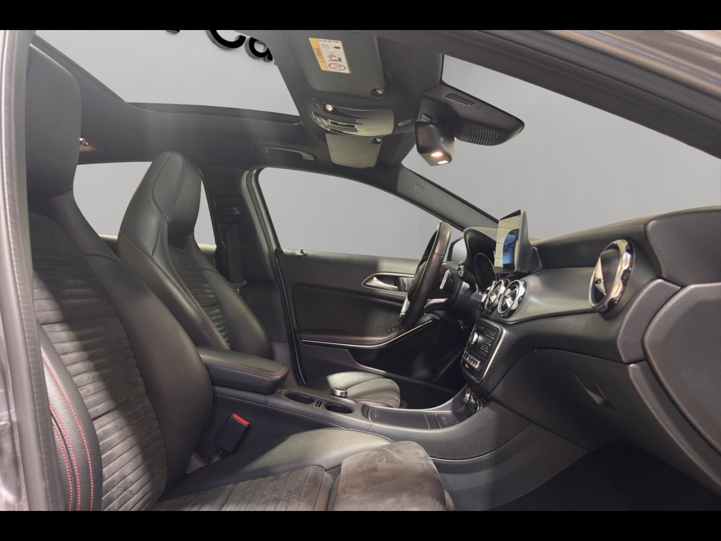 Image MERCEDES-BENZ GLA 220 d 170ch Fascination 7G-DCT Euro6c