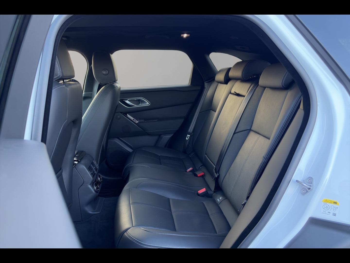 Image LAND-ROVER L560 2.0P AJ20-P4H PHEV AWD 5DR P400e