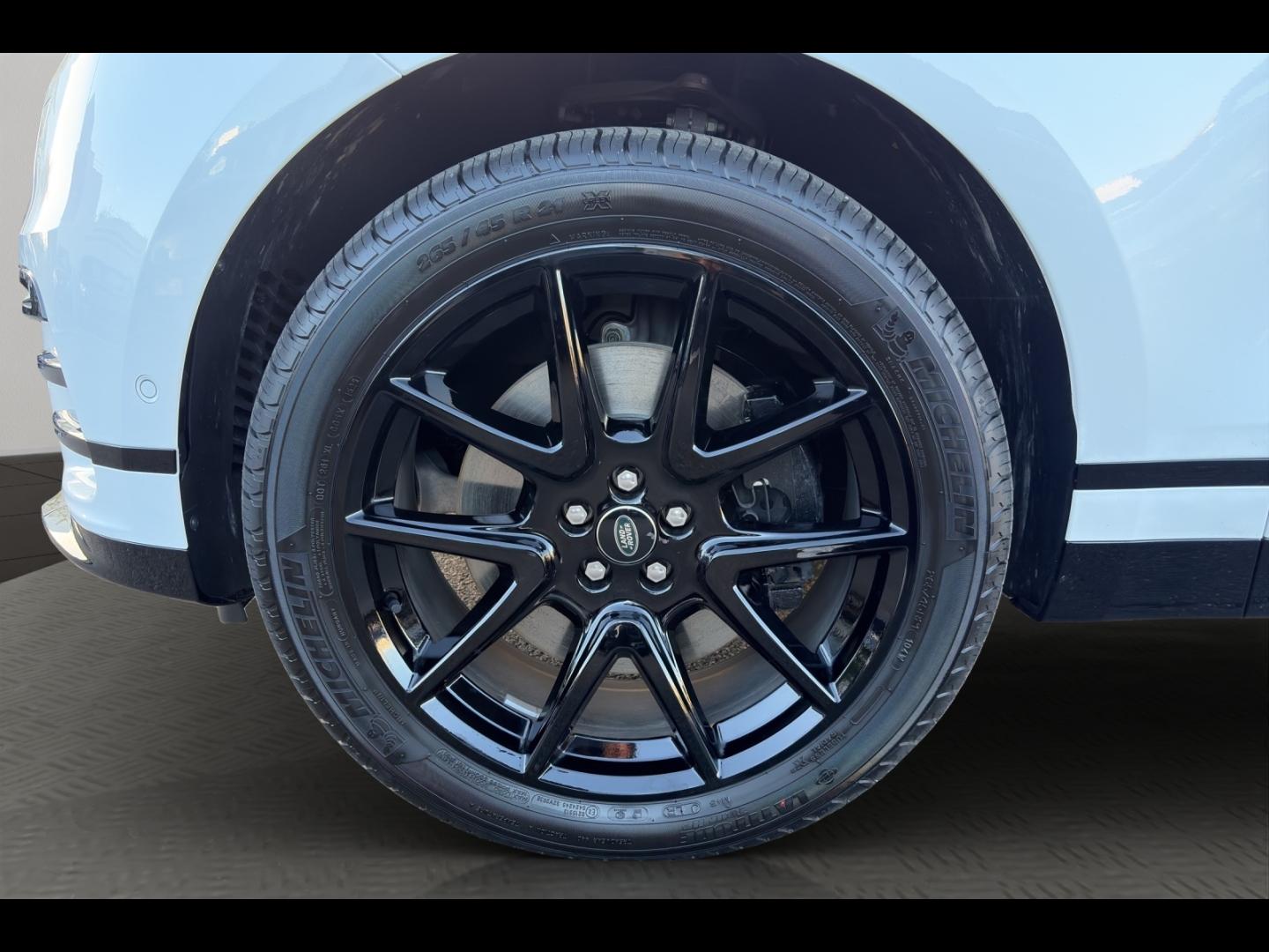Image LAND-ROVER L560 2.0P AJ20-P4H PHEV AWD 5DR P400e
