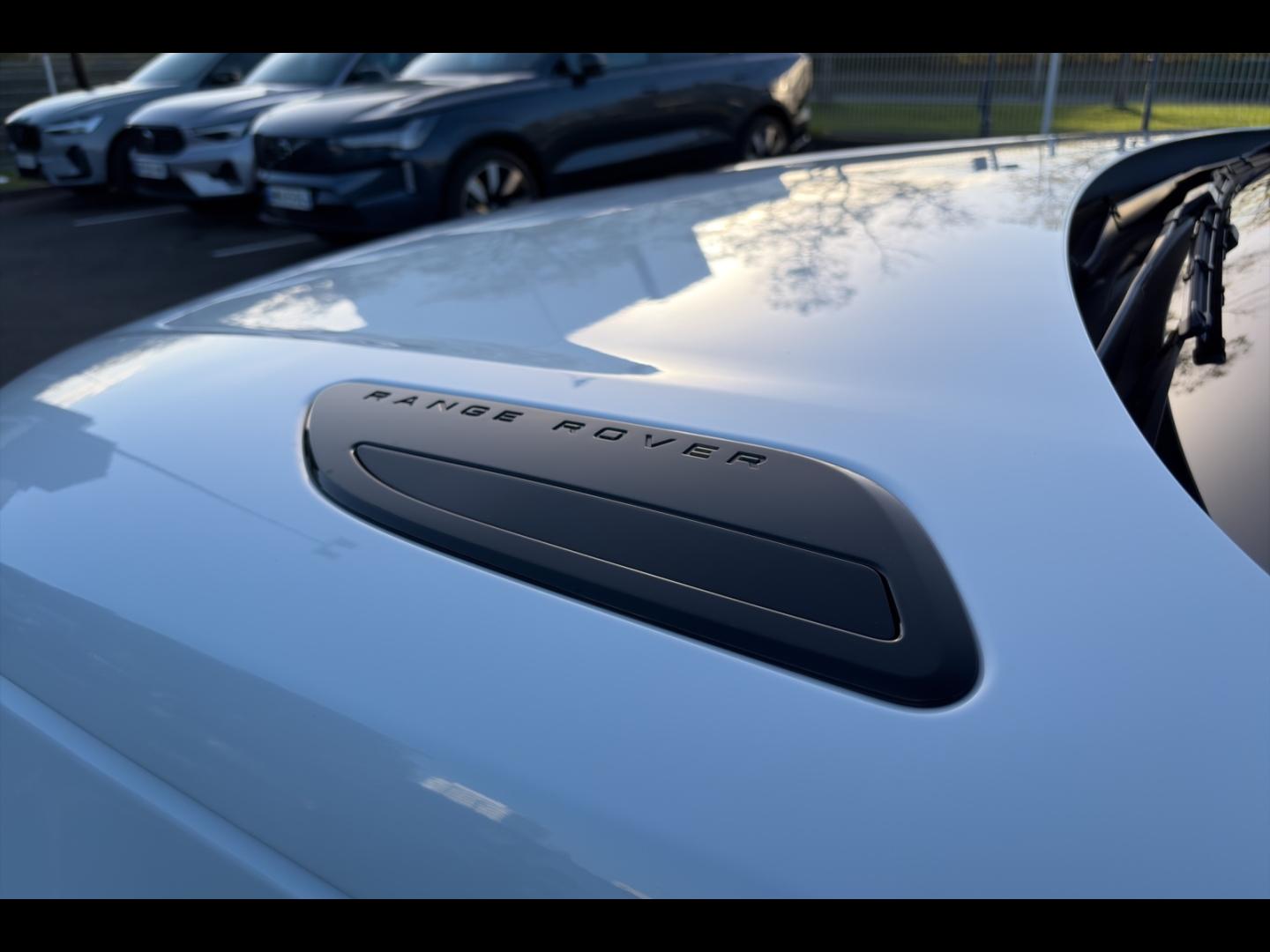 Image LAND-ROVER L560 2.0P AJ20-P4H PHEV AWD 5DR P400e