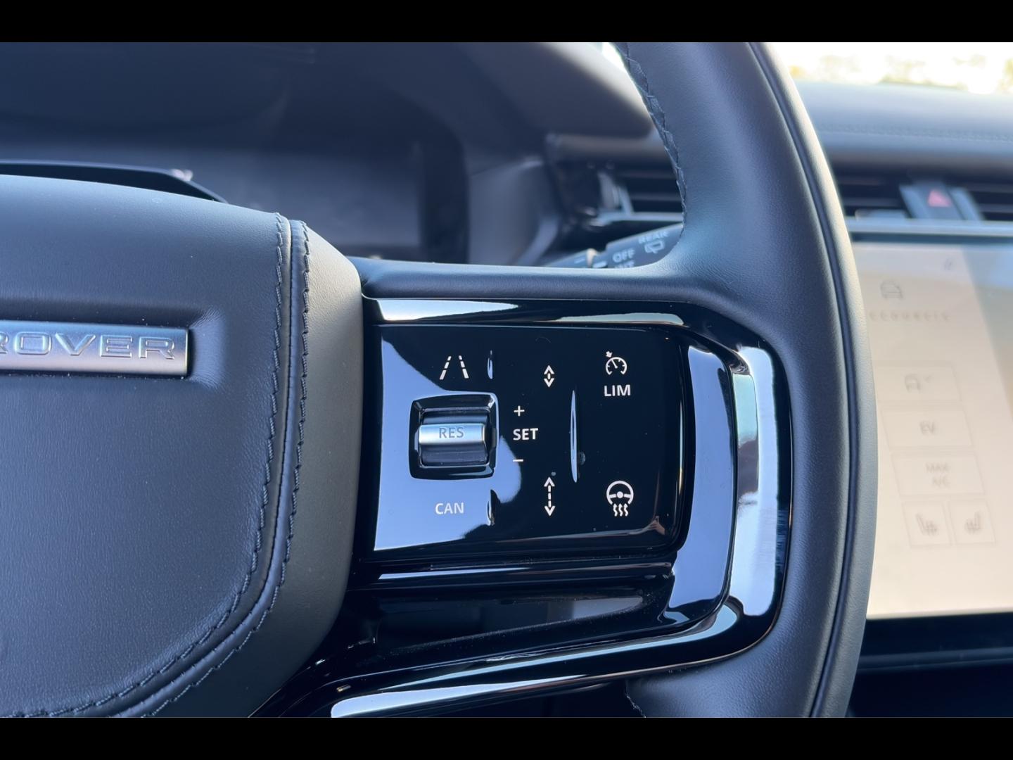Image LAND-ROVER L560 2.0P AJ20-P4H PHEV AWD 5DR P400e