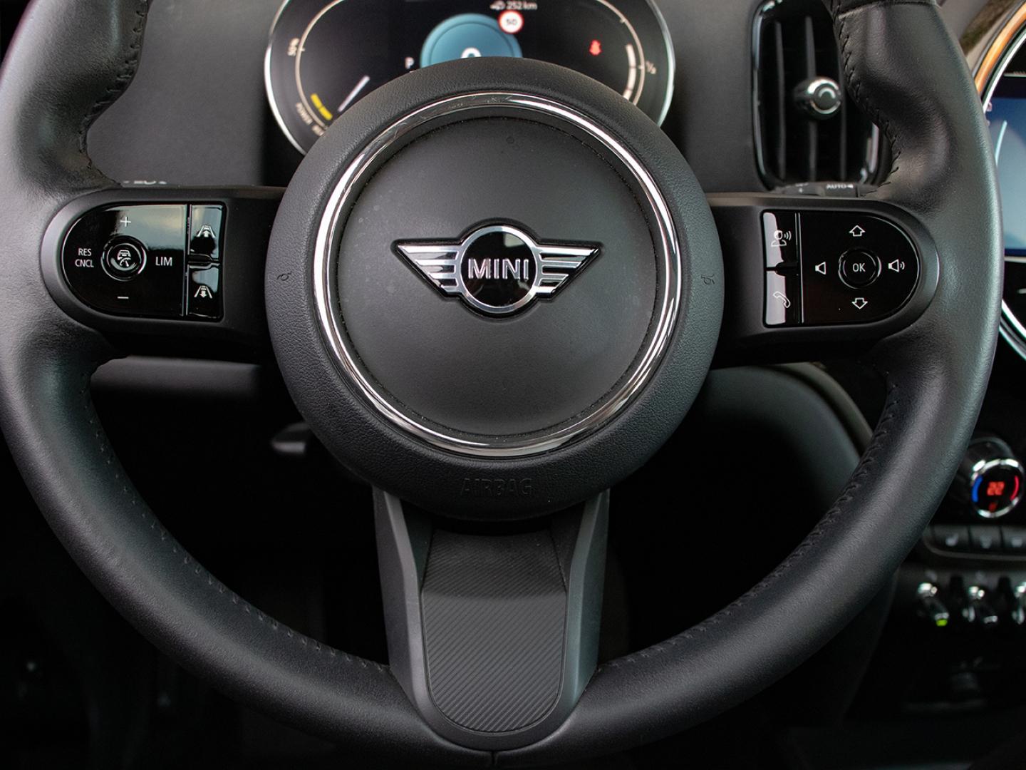 Image MINI Countryman Cooper SE 125ch + 95ch  Essential ALL4 BVA6